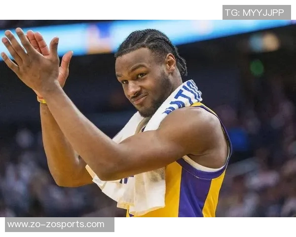 媒体人分析布朗尼身体素质与投射信心适合挑战CBA赛场 媒体人分析布朗尼身体素质与投射信心适合挑战CBA赛场