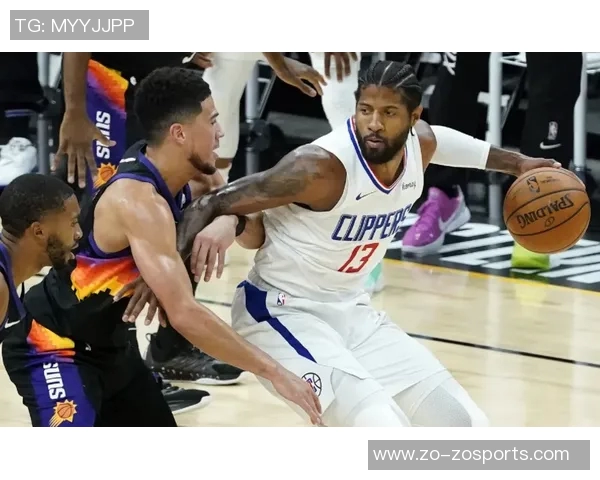 卡斯尔与文班训练赛中膝盖相撞受伤初步评估显示伤势并不严重 卡斯尔与文班训练赛中膝盖相撞受伤初步评估显示伤势并不严重