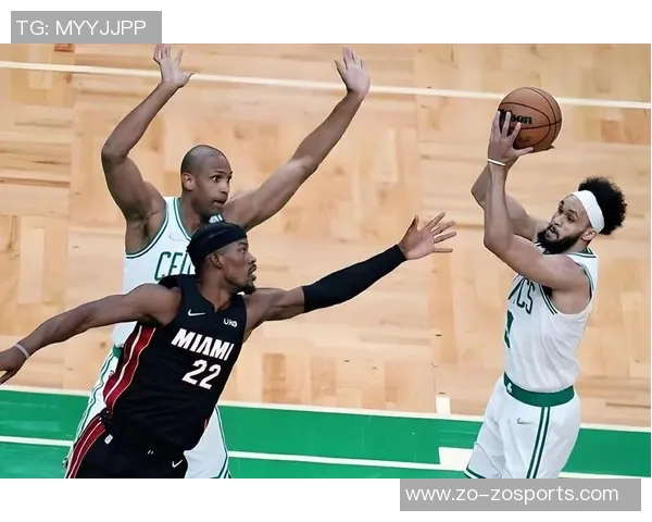 勇记因个人原因缺席训练霍福德未参与对抗训练引发关注 勇记因个人原因缺席训练霍福德未参与对抗训练引发关注